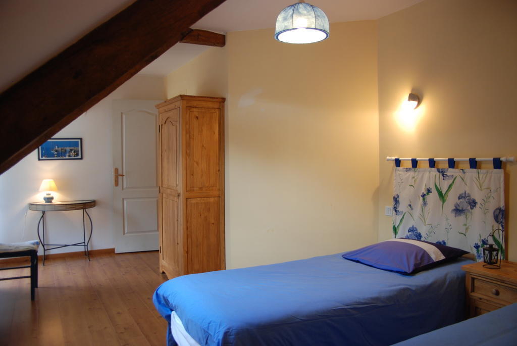 La Ferme Du Chauchix Hotel Lamballe Room photo