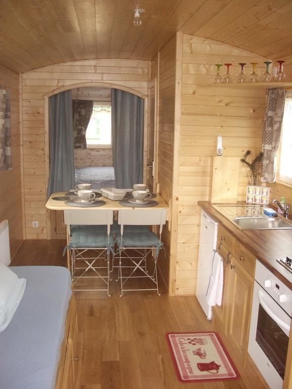 La Ferme Du Chauchix Hotel Lamballe Room photo